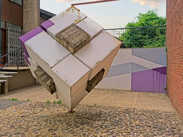 SLEEPING PATTERNS MURALS When I photographed this in June 2016 I was not aware that the site would be demolished to make way for the Opera Square...