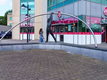 LEANING MAN The “Leaning Man” sculpture at Shamrock Plaza in Carlow town is a notable piece of public art. This sculpture, located...