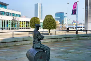 THE ULSTER BREWER OR THE BARREL MAN [WATERFRONT AREA IN BELFAST CITY]-233457-1