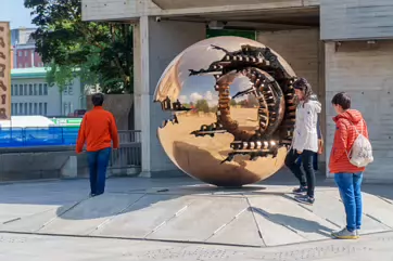THE BERKELEY LIBRARY FORECOURT AND THE SPHERE WITHIN THE SPHERE [THE LIBRARY IS TO BE RENAMED]-219395-1