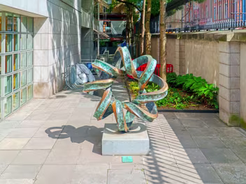 DOUBLE HELIX SCULPTURE BY BRIAN KING