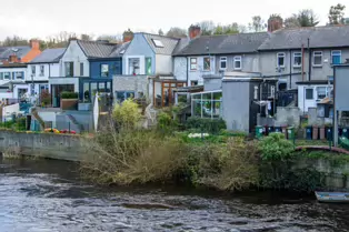 ANNA LIVIA BRIDGE ACROSS THE LIFFEY [CHAPELIZOD VILLAGE ON BOTH SIDES OF THE RIVER]-231243-1