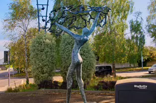 THIS BRONZE SCULPTURE IS IN CORNELSCOURT VILLAGE [IT HAS TAKEN ME YEARS TO FIND ANY INFORMATION RELATING TO IT]-242739-1