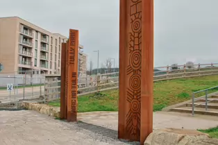 BISHOP STREET ENTRANCE TO TULLY PARK [COULD BE CORTEN STEEL SCULPTURES]-223577-1