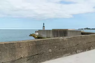 ROGER CASEMENT STATUE [DUN LAOGHAIRE BATHS 23 JULY 2024]-237114-1