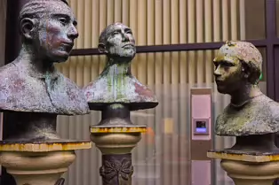 THE TALKING HEADS ON ABBEY STREET HAVE DISAPPEARED [MULTI PIECE SCULPTURE BY CAROLYN MULHOLLAND]-227455-1