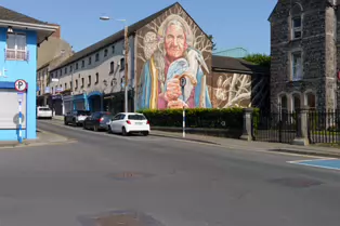 DRAWDA URBAN ART TRAIL [THIS MURAL IS BY VERA BUGATTI AND IT IS ON DOMINIC STREET IN DROGHEDA]-240012