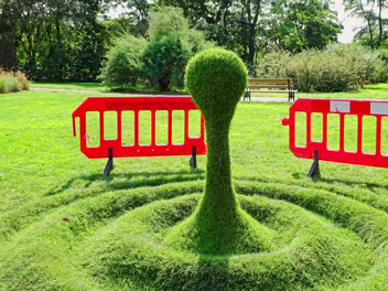 MANY YEARS OF SCULPTURE IN CONTEXT