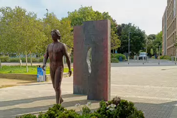 PORTAL BY CATHERINE GREENE [NEAR THE UCD SUTHERLAND SCHOOL OF LAW]-222776-1