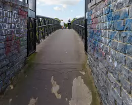 THE MILLENNIUM BRIDGE IN CARLOW [A MODERN LINK ACROSS THE BARROW]-239519-1