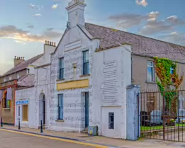 SWEET AS SUGAR STRONG AS STONE [OLD STONES MURAL IN CARLOW - SEANCLOCHA CHEATHARL]-239714-1