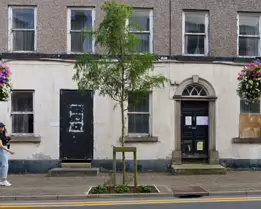 MEMORIES OF RENEE DILLON [THIS PLAQUE IS LOCATED AT 27 COLLEGE STREET IN CARLOW]-239731-1