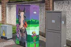HORSE BY CAITLIN GRANT AT VALLEY DRIVE IN CHERRYWOOD [PAINT-A-BOX STREET ART]-259422-1