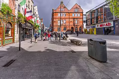 TEMPLE BAR SESSION 2 - SONY A7RV WITH ZEISS BATIS 18MM LENS [TESTING 13 APRIL 2026]-268537
