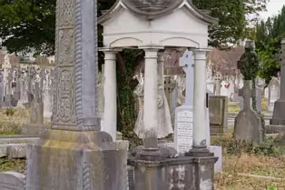 AN UNPLANNED VISIT TO DEANSGRANGE CEMETERY [I USED A VOIGTLANDER LENS]-246906-1