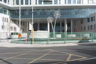 EXPLORING BROOKFIELD ROAD NOW DOMINATED BY THE NEW CHILDREN'S HOSPITAL [22 FEBRUARY 2025]-247830-1
