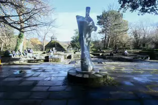 THE KNIFE EDGE SCULPTURE MEMORIAL TO W.B. YEATS BY HENRY MOORE [ST STEPHEN'S GREEN]-247737-1
