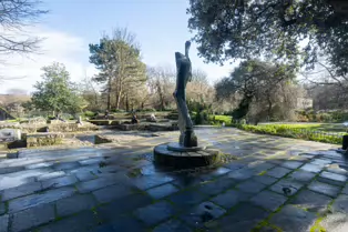 THE KNIFE EDGE SCULPTURE MEMORIAL TO W.B. YEATS BY HENRY MOORE [ST STEPHEN'S GREEN]-247738-1