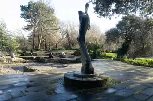 THE KNIFE EDGE SCULPTURE MEMORIAL TO W.B. YEATS BY HENRY MOORE [ST STEPHEN'S GREEN]-247739-1