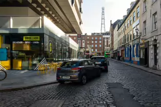 TEMPLE BAR [WHEN TO VISIT THE AREA AND WHEN TO AVOID IT]-247230-1