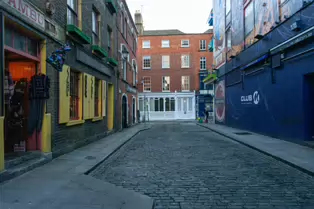 TEMPLE BAR [WHEN TO VISIT THE AREA AND WHEN TO AVOID IT]-247242-1