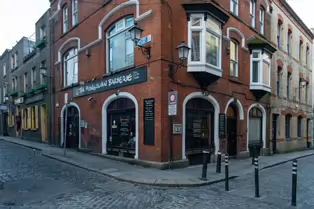 TEMPLE BAR [WHEN TO VISIT THE AREA AND WHEN TO AVOID IT]-247243-1