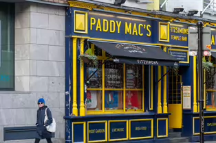 TEMPLE BAR MAY APPEAL TO CHILDREN [BUT AT NIGHT IT IS NOT AT ALL SUITABLE]-248216-1