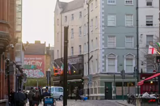 TEMPLE BAR MAY APPEAL TO CHILDREN [BUT AT NIGHT IT IS NOT AT ALL SUITABLE]-248218-1