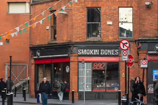 TEMPLE BAR MAY APPEAL TO CHILDREN [BUT AT NIGHT IT IS NOT AT ALL SUITABLE]-248220-1