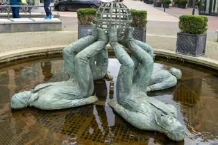 WHO MADE THE WORLD IS A SCULPTURE BY CLIODHNA CUSSEN [LOCATED NEAR THE HERBERT PARK HOTEL IN BALLSBRIDGE]-247288-1