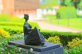 RECLINING FIGURE BY FREDERICK EDWARD McWILLIAM [QUEENS UNIVERSITY BELFAST MAY 2017]-235524-1 RECLINING FIGURE BY FREDERICK EDWARD McWILLIAM