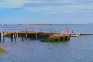 CLONTARF PIER AND SLIPWAY [NEAR THE CLONTARF YACHT CLUB]-244427-1