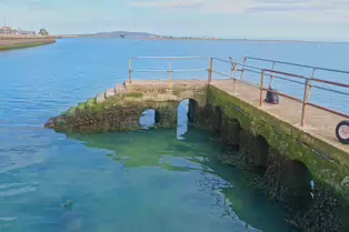 CLONTARF PIER AND SLIPWAY [NEAR THE CLONTARF YACHT CLUB]-244433-1