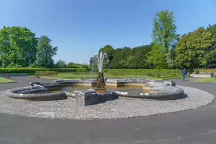 THE KILKENNY CASTLE ESTATE [THERE IS NO REAL NEED TO PAY TO EXPLORE THE CASTLE]-245331-1