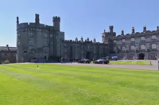 KILKENNY CASTLE [PHOTOGRAPHS PLUS A DETAILED HISTORY]-245389-1