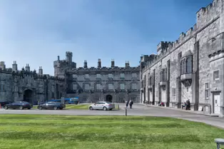 KILKENNY CASTLE [PHOTOGRAPHS PLUS A DETAILED HISTORY]-245393-1