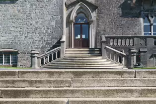 KILKENNY CASTLE [PHOTOGRAPHS PLUS A DETAILED HISTORY]-245404-1