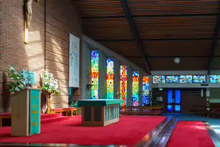 ST ANTHONY'S CHURCH ON CLONTARF ROAD [AND WHAT WAS ONCE CLONTARF TOWN HALL]-244348-1