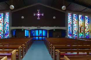 ST ANTHONY'S CHURCH ON CLONTARF ROAD [AND WHAT WAS ONCE CLONTARF TOWN HALL]-244353-1
