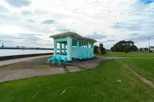 RETRO WIND SHELTERS AND OTHER STRUCTURES IN CLONTARF [DESIGNED IN 1934 BY HERBERT SIMMS]-244384-1