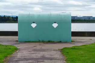 RETRO WIND SHELTERS AND OTHER STRUCTURES IN CLONTARF [DESIGNED IN 1934 BY HERBERT SIMMS]-244388-1
