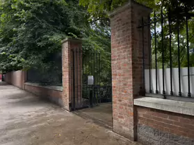 IVEAGH GARDENS [ONCE PRIVATELY OWNED BUT NOW OPEN TO THE PUBLIC]-244031-1