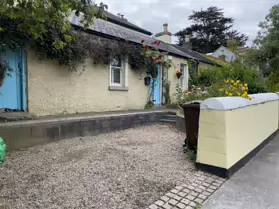 DALKEY A SOUTH DUBLIN VILLAGE [IS IT BETTER THAN MALAHIDE]-243959-1