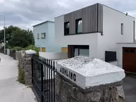 DALKEY A SOUTH DUBLIN VILLAGE [IS IT BETTER THAN MALAHIDE]-243962-1
