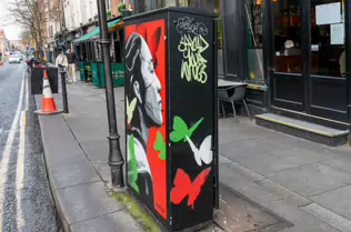 PAINT-A-BOX STREET ART BY ANDY Mc [PARLIAMENT STREET]-246364-1