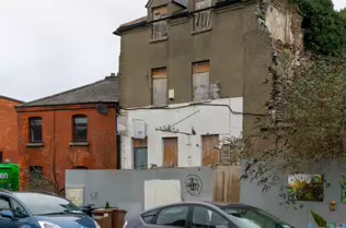 CHAPELIZOD VILLAGE [THERE IS AN EXCESSIVE NUMBER OF DERELICT BUILDINGS]-246629-1