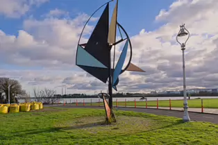 WIND SCULPTURE BY EAMONN O’DOHERTY [CLONTARF PROMENADE WEDNESDAY 29 JANUARY 2025]-246793-1