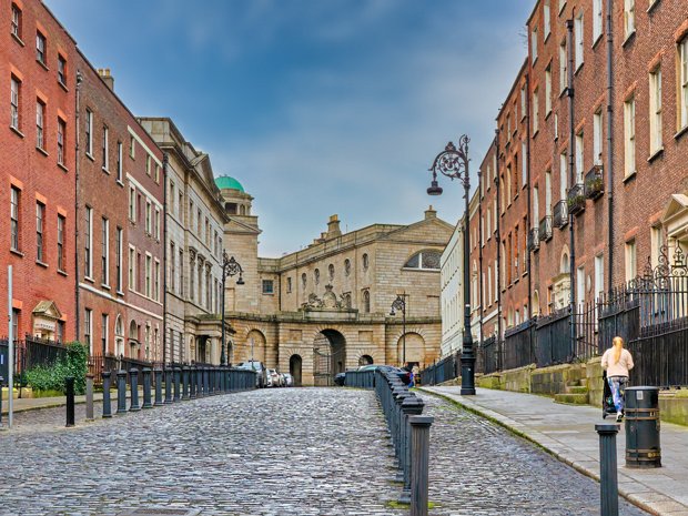 HENRIETTA STREET Henrietta Street in Dublin is a fascinating street with a story of grandeur, decline, and now, a burgeoning rebirth....