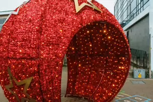 I VISITED DUNDRUM MAIN STREET TWICE OVER THE CHRISTMAS HOLIDAY [TO HAVE LUNCH AT ESSENCE]-246148-1