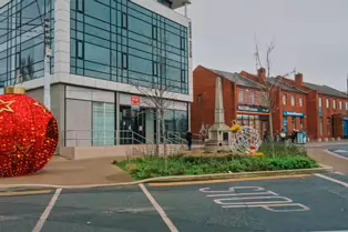 I VISITED DUNDRUM MAIN STREET TWICE OVER THE CHRISTMAS HOLIDAY [TO HAVE LUNCH AT ESSENCE]-246150-1